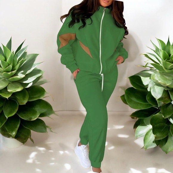 NWT 2 Piece Green Contrast Stripe Fleece Zipper With Sweatpants - Picture 2 of 16